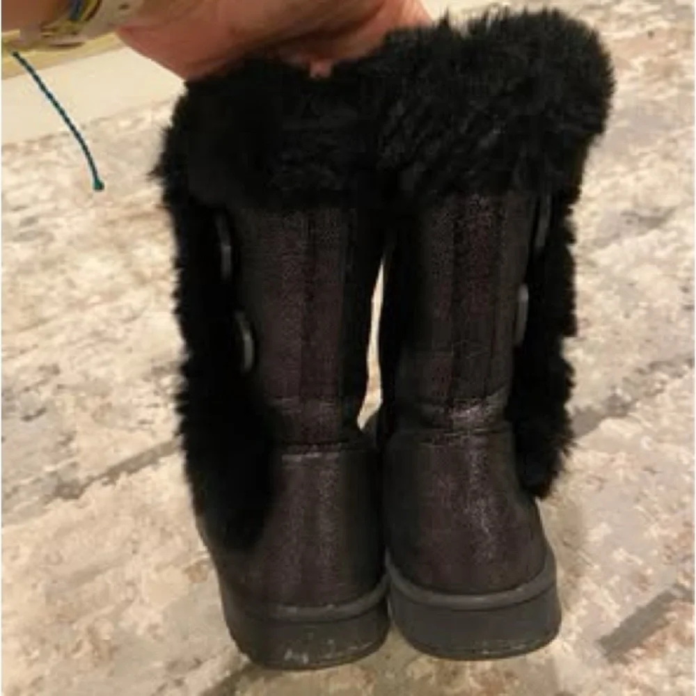 Black metallic boots, girls 3